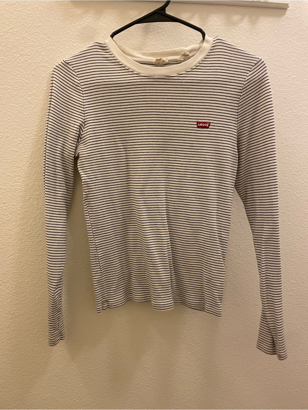 Levi's White and Black Thin-Striped Long Sleeve Crewneck